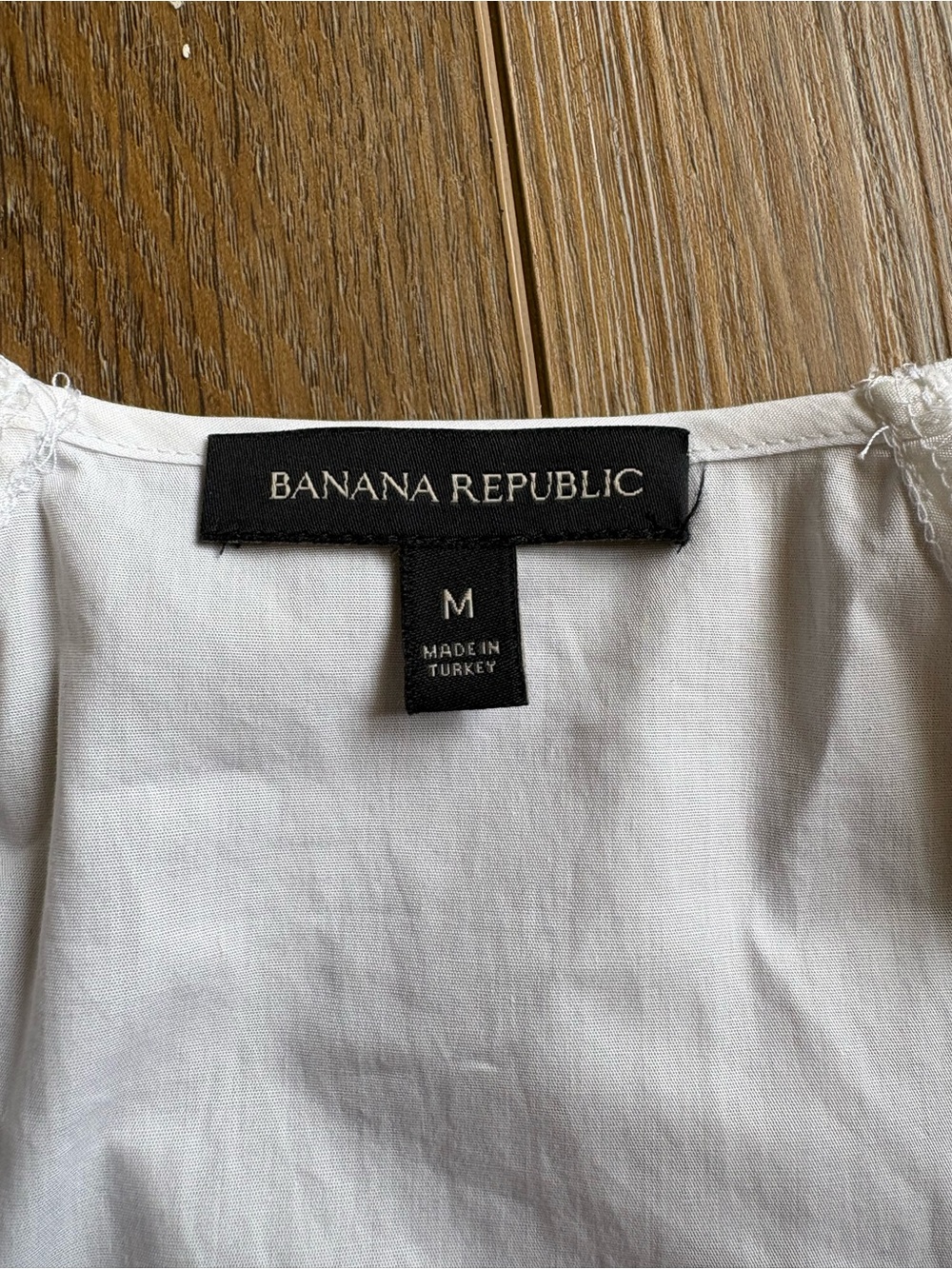 Banana Republic White V-Neck Puff Sleeve Blouse - Picture 2 of 4